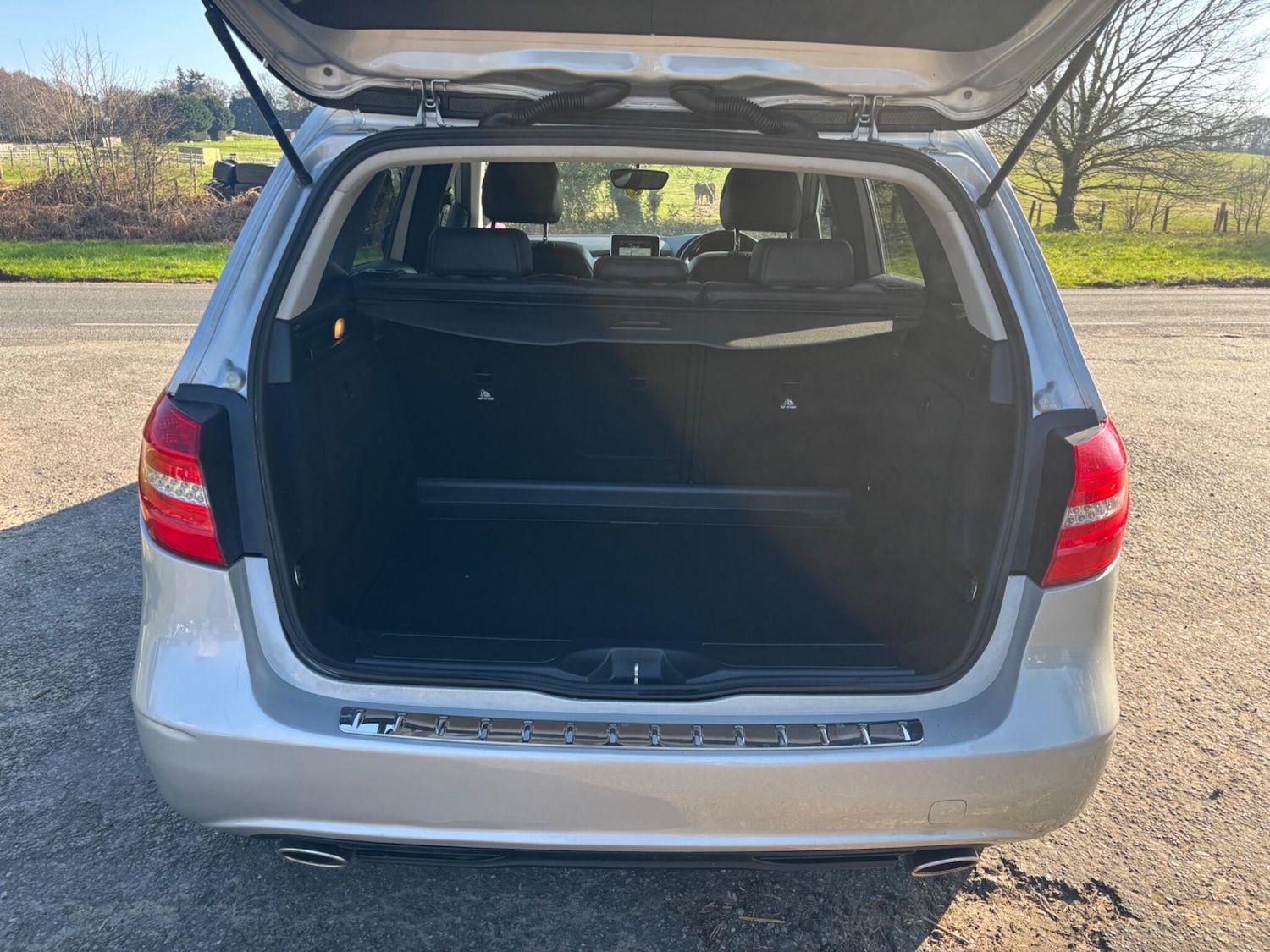 Used Mercedes-Benz B Class 2014 for sale - 77951729: Photo 9