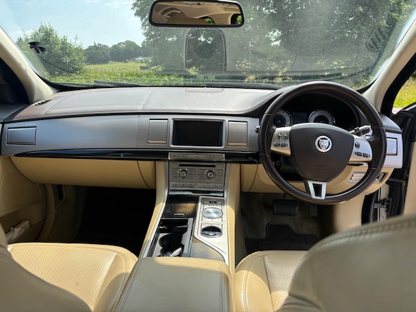 Used Jaguar XF 2010 for sale - 74992760: Photo 12