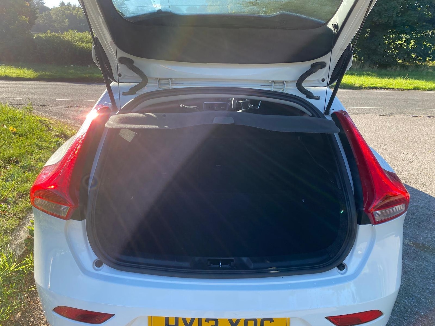 Used Volvo V40 2013 for sale - 76070047: Photo 9