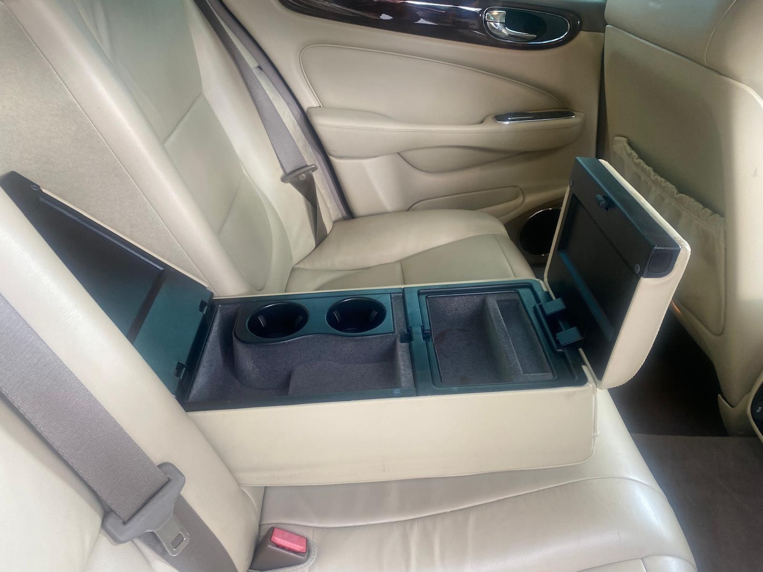 Used Jaguar XJ 2004 for sale - 76070079: Photo 14