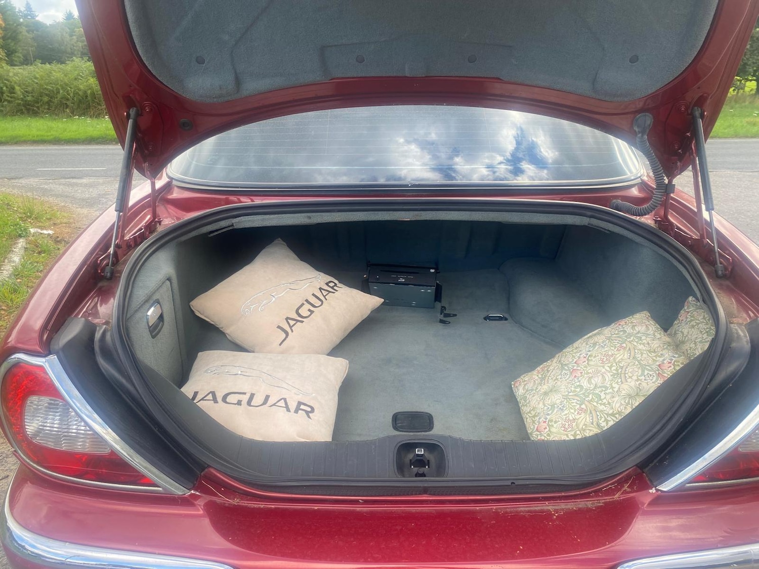 Used Jaguar XJ 2004 for sale - 76070079: Photo 8