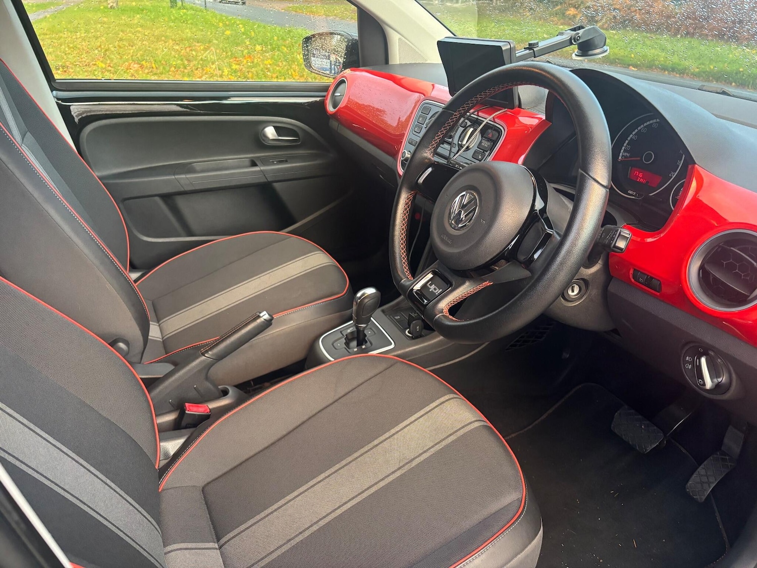 Used Volkswagen up! 2025 for sale - 76436636: Photo 10