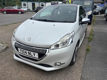 Used Peugeot 208 2014 for sale - 75367390: Photo