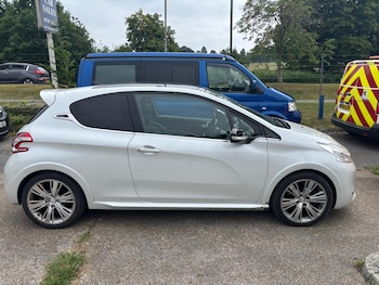 Used Peugeot 208 2014 for sale - 75367390: Photo