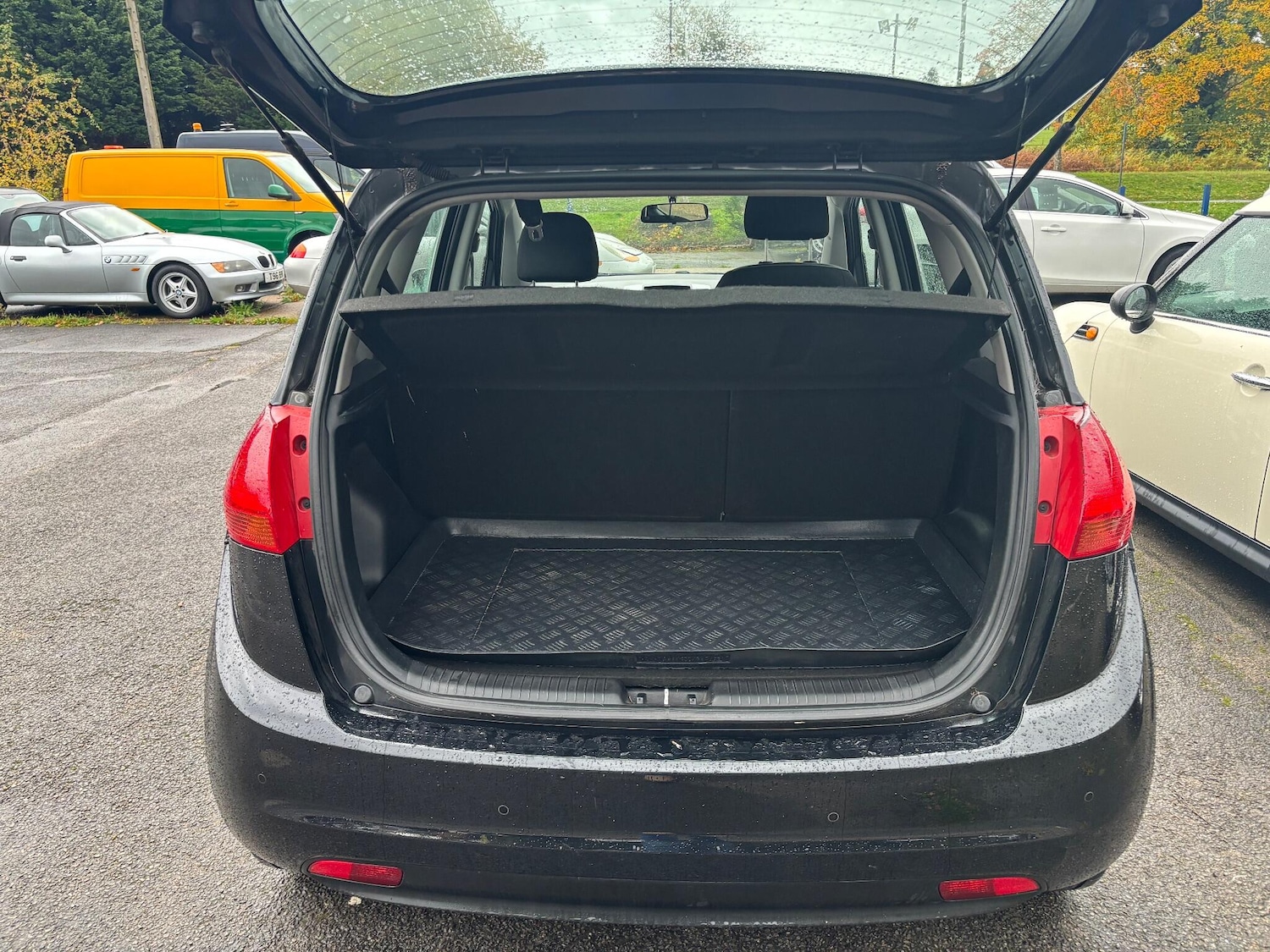 Used Kia Venga 2013 for sale - 76422606: Photo 8