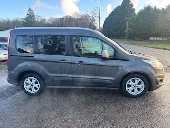 Used Ford Tourneo Connect 2015 for sale - 77226163: Photo