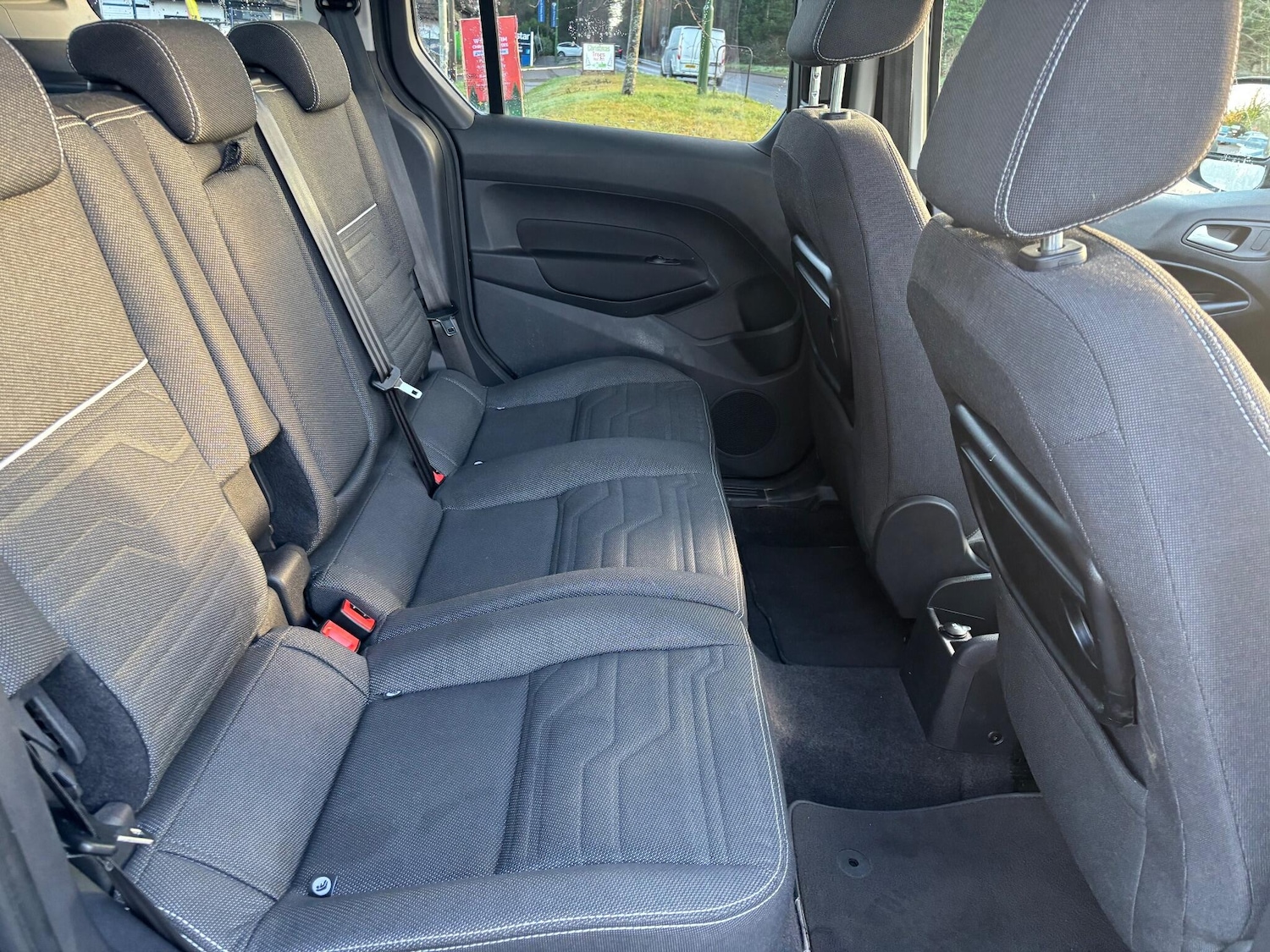 Used Ford Tourneo Connect 2015 for sale - 77011997: Photo 19