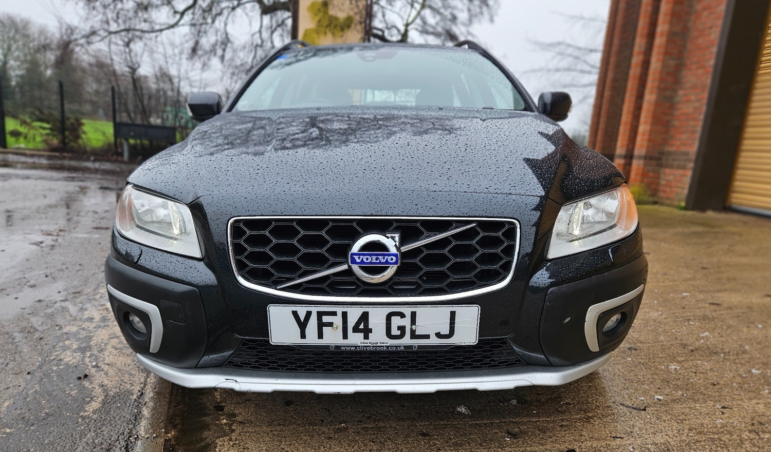 Used Volvo XC70 2014 for sale - 77241765: Photo 2