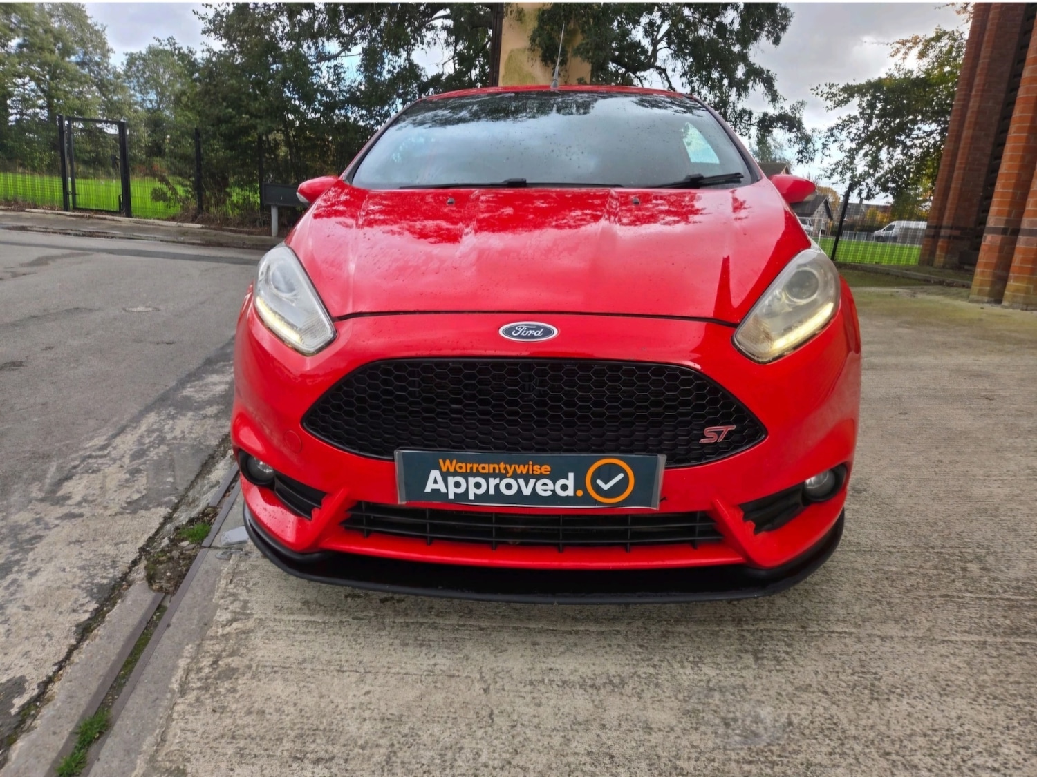 Used Ford Fiesta 2014 for sale - 76882038: Photo 2