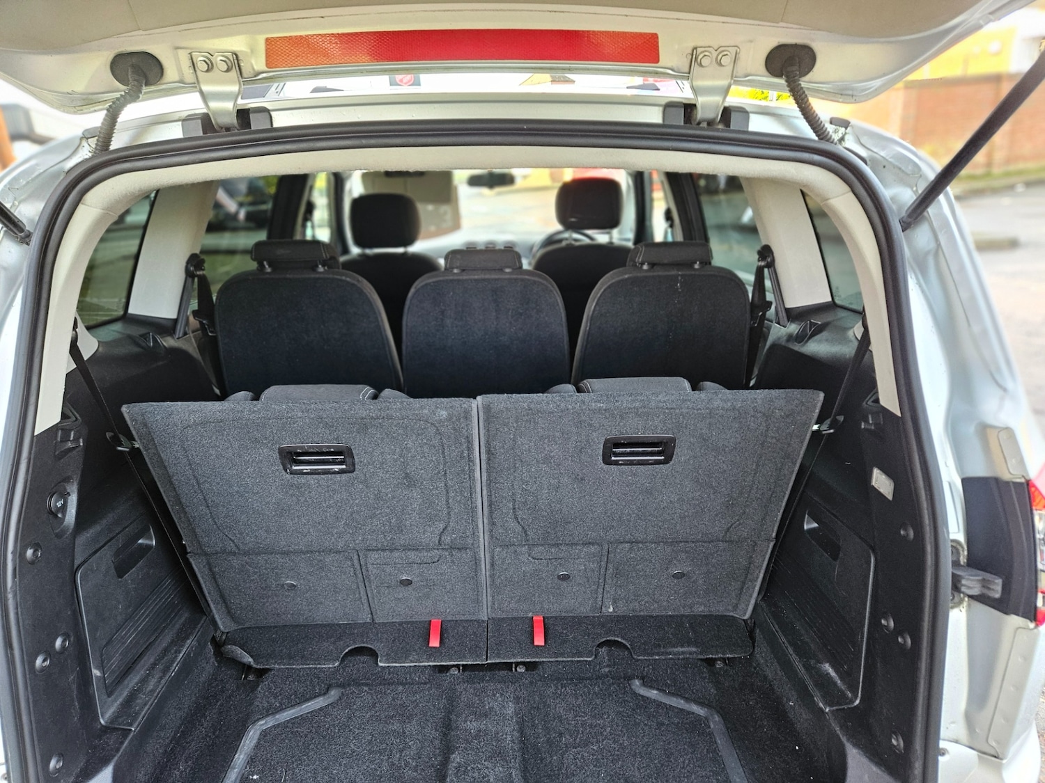 Used Ford S-Max 2011 for sale - 77037064: Photo 13