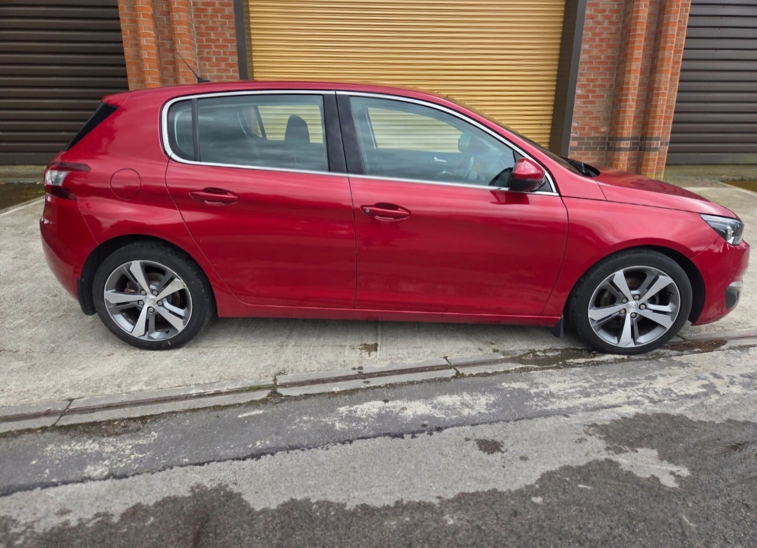 Used Peugeot 308 2014 for sale - 77001252: Photo 8
