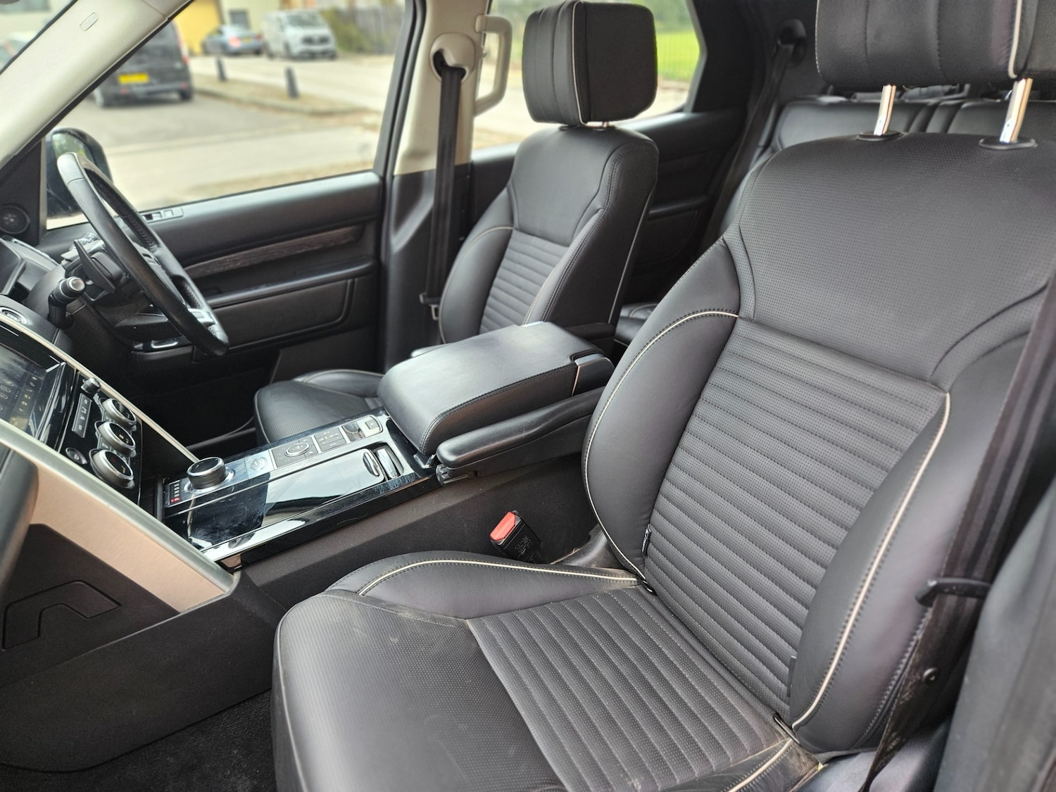 Used Land Rover Discovery 2018 for sale - 78097984: Photo 14