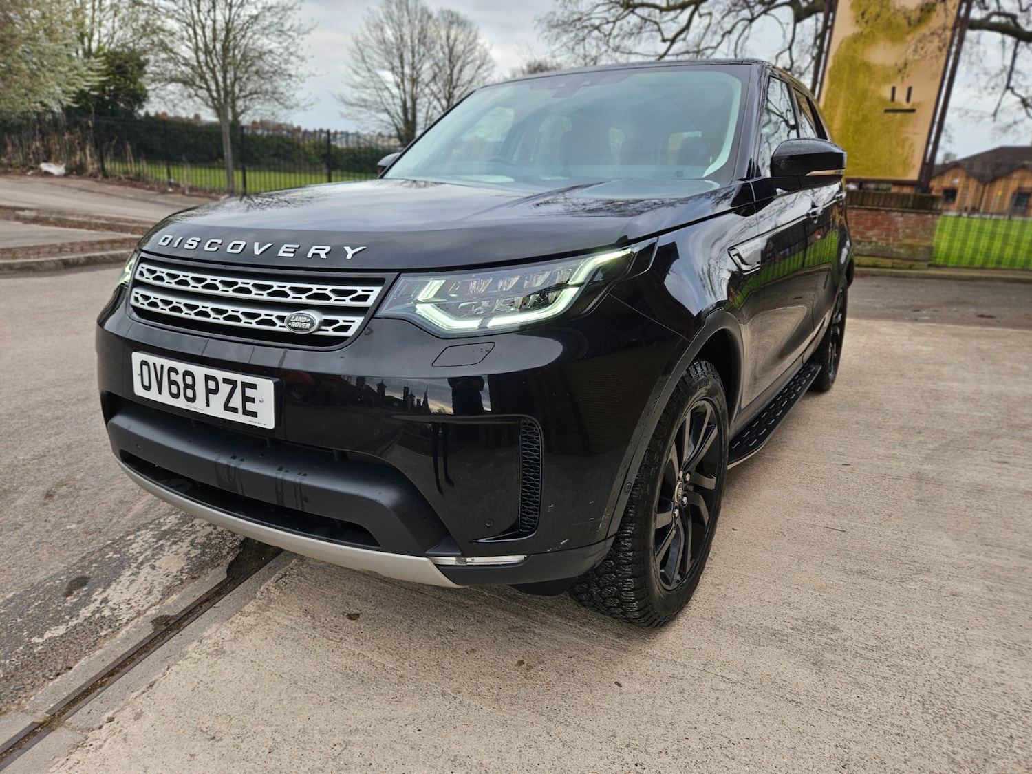 Used Land Rover Discovery 2018 for sale - 78097984: Photo 3