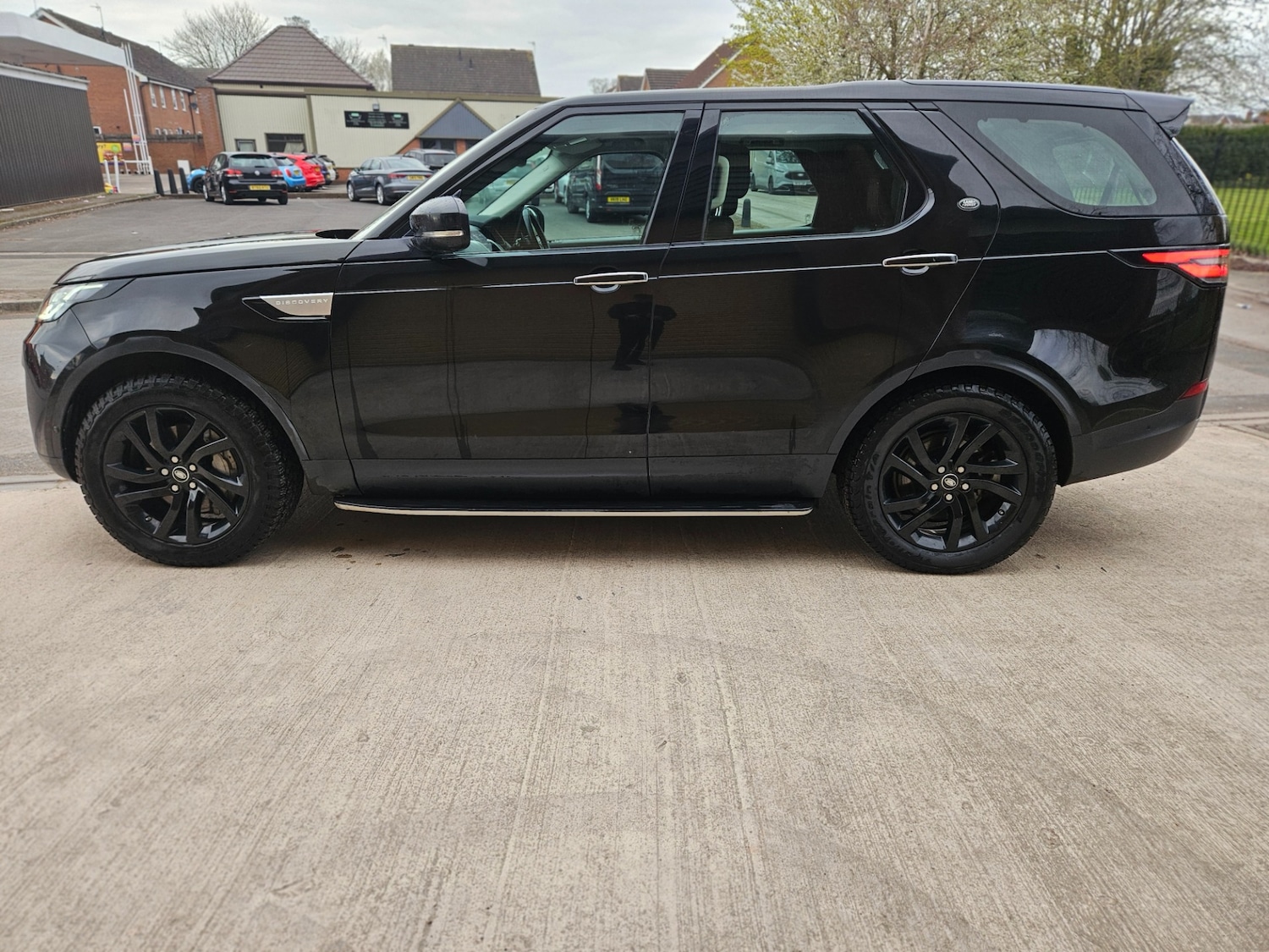 Used Land Rover Discovery 2018 for sale - 78097984: Photo 4