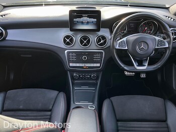 Used Mercedes-Benz GLA 2018 for sale - 77612345: Photo