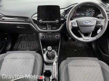 Used Ford Fiesta 2018 for sale - 77358888: Photo