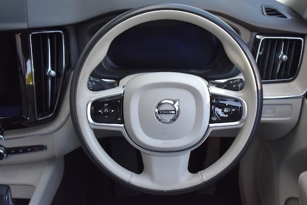 Used Volvo XC60 2022 for sale - 76227798: Photo 11