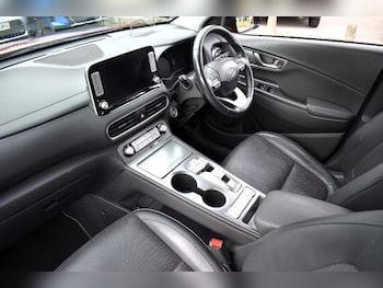 Used Hyundai KONA 2020 for sale - 76306501: Photo