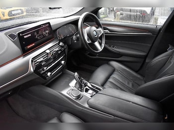 Used BMW 5 Series 2021 for sale - 77131334: Photo