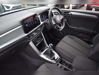 Used Volkswagen T-Roc 2022 for sale - 75319517: Photo