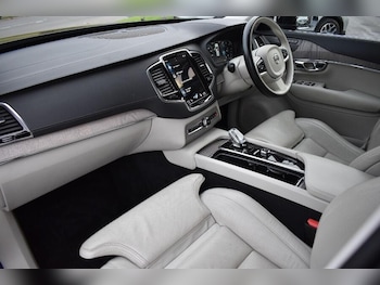 Used Volvo XC90 2021 for sale - 76432623: Photo