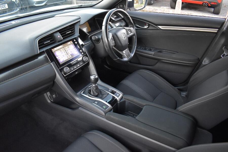 Used Honda Civic 2019 for sale - 76715278: Photo 2