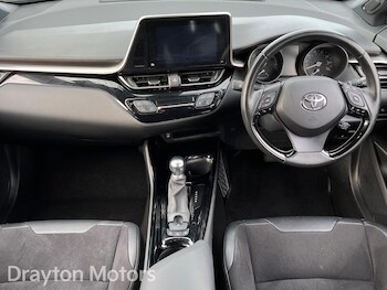 Used Toyota C-HR 2019 for sale - 77882300: Photo