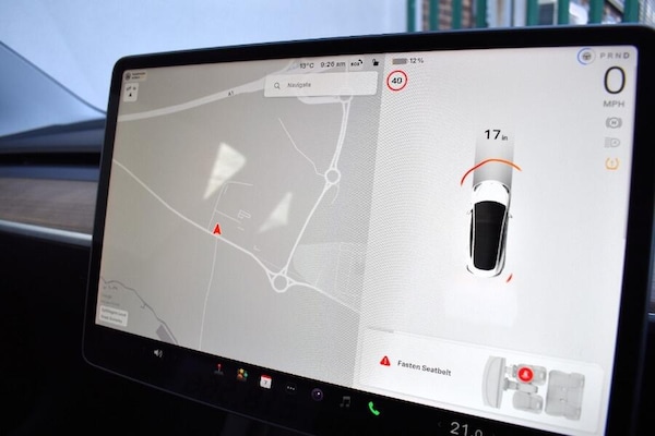 Used Tesla Model 3 2021 for sale - 76200379: Photo 12