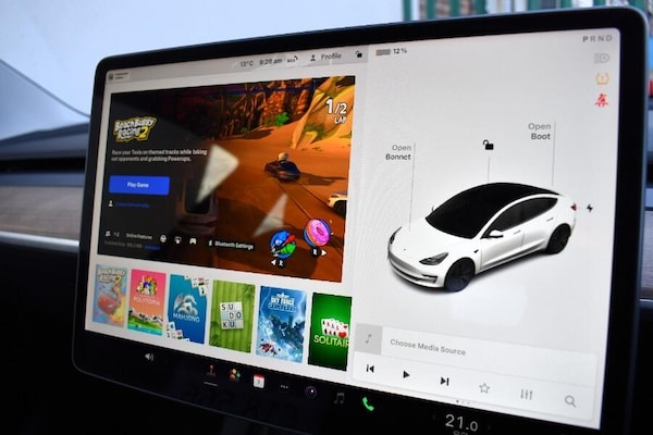 Used Tesla Model 3 2021 for sale - 76200379: Photo 15