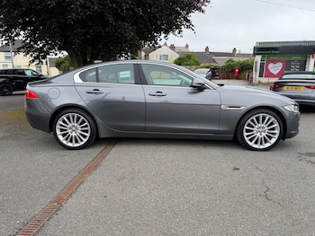 Used Jaguar XE 2017 for sale - 78943078: Photo