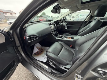 Used Jaguar XE 2017 for sale - 78943078: Photo