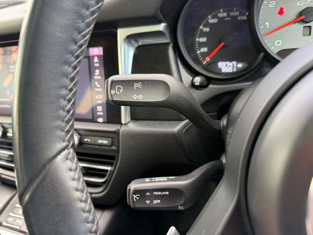 Used Porsche Macan 2020 for sale - 78082531: Photo 21