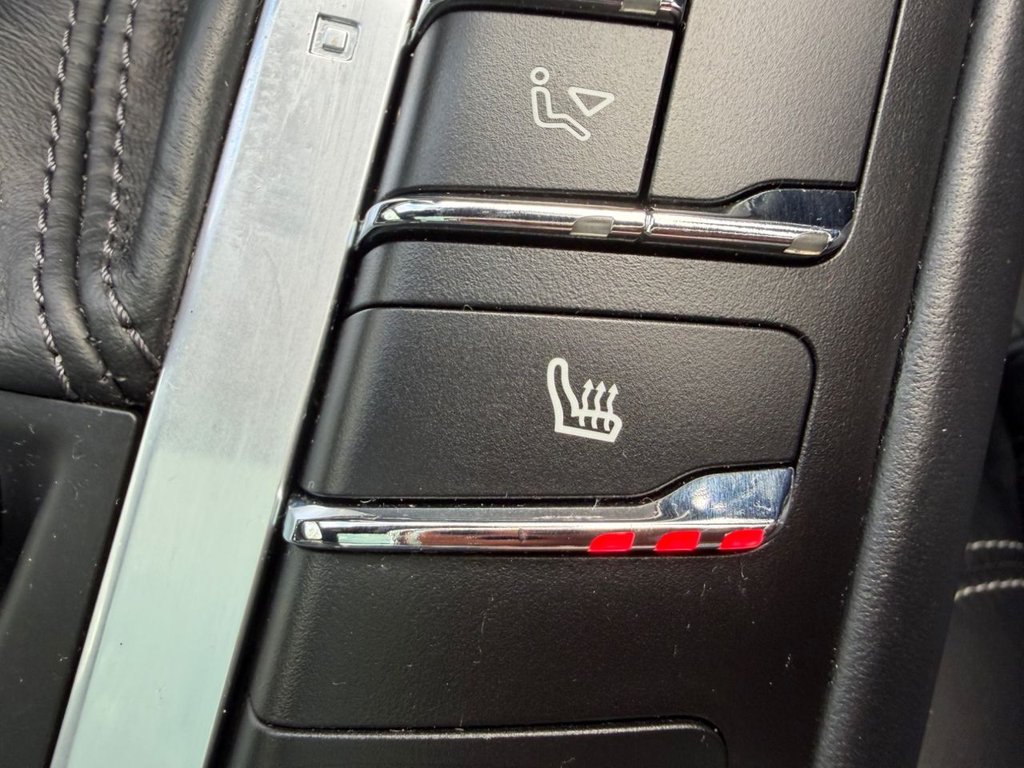 Used Porsche Macan 2020 for sale - 78082531: Photo 32