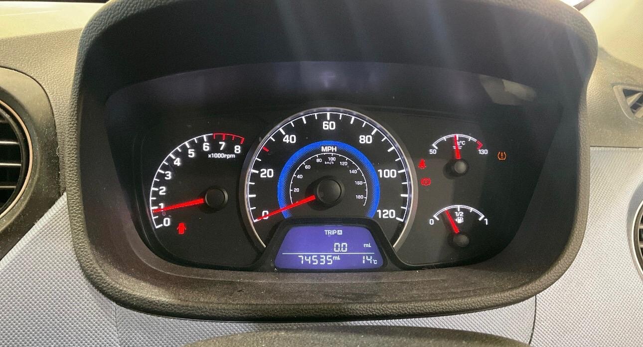 Used Hyundai i10 2015 for sale - 78123354: Photo 8