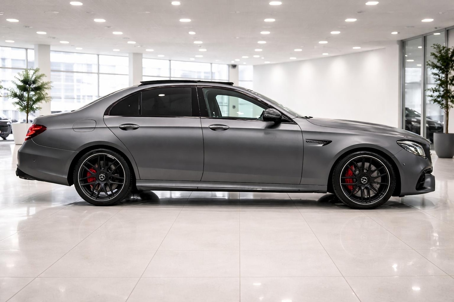 Used Mercedes-Benz E Class 2019 for sale - 77531800: Photo 2