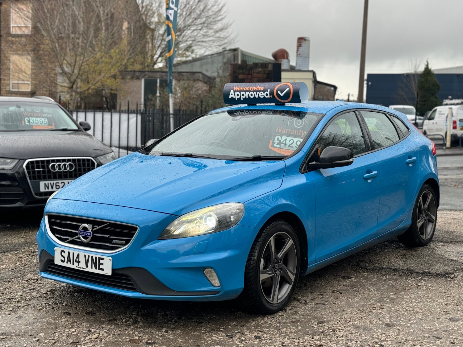 Used Volvo V40 2014 for sale - 77530649: Photo 2