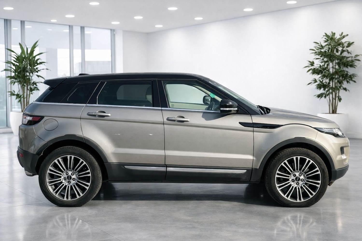 Used Land Rover Range Rover Evoque 2011 for sale - 77767014: Photo 10
