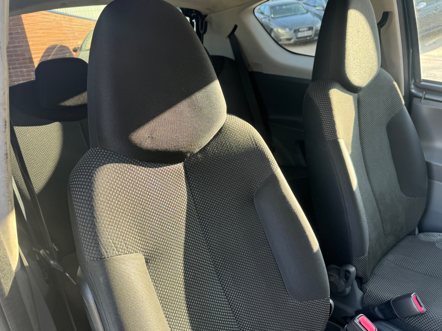 Used Toyota AYGO 2011 for sale - 78145942: Photo 5