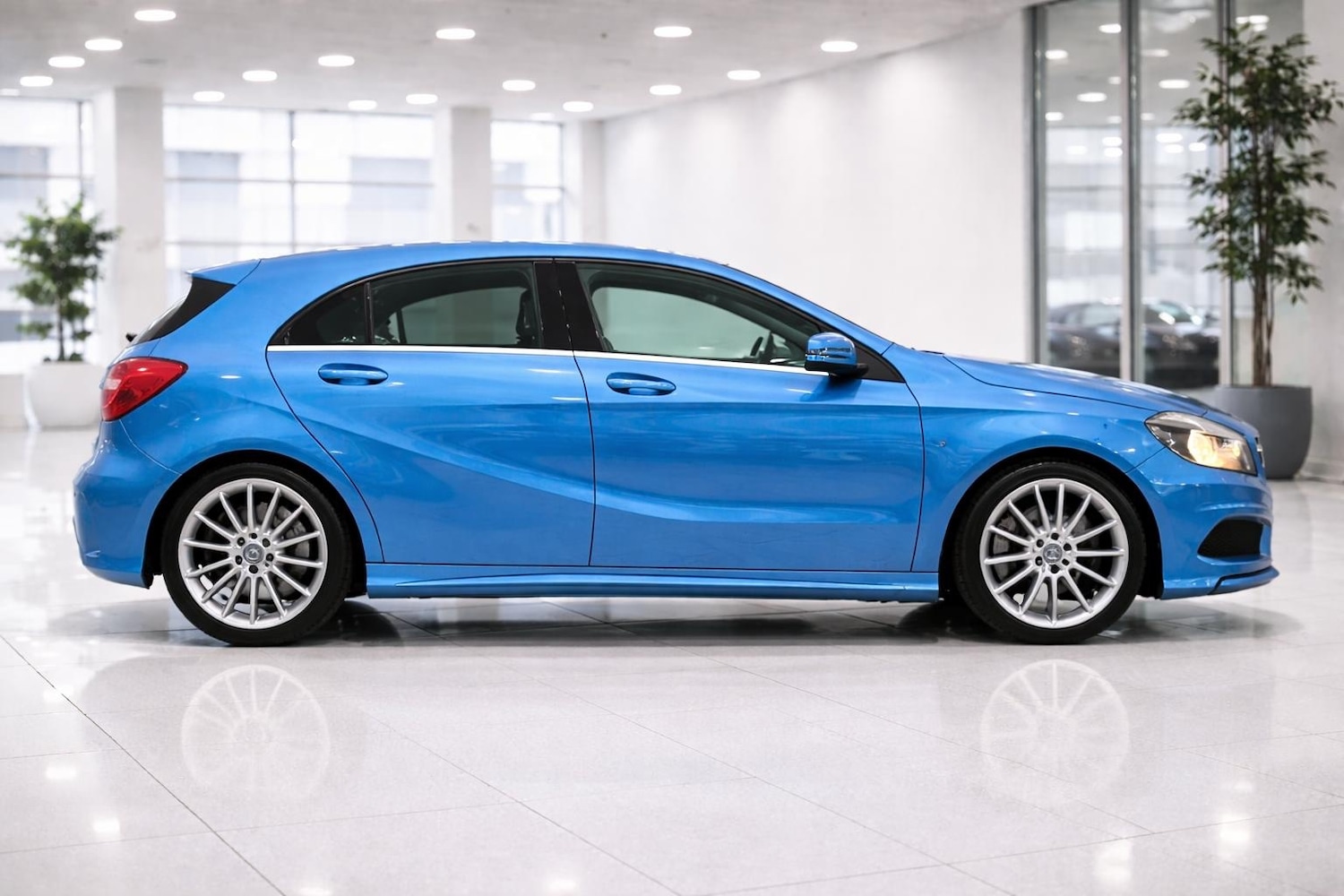 Used Mercedes-Benz A-Class 2014 for sale - 77530636: Photo 3