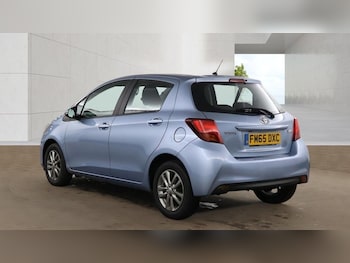 Used Toyota Yaris 2015 for sale - 78677861: Photo