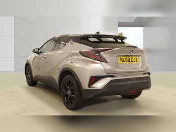 Used Toyota C-HR 2018 for sale - 79695743: Photo