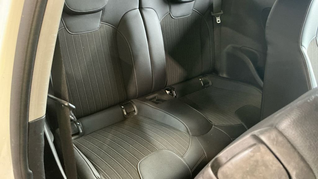 Used Vauxhall ADAM 2014 for sale - 76546948: Photo 8