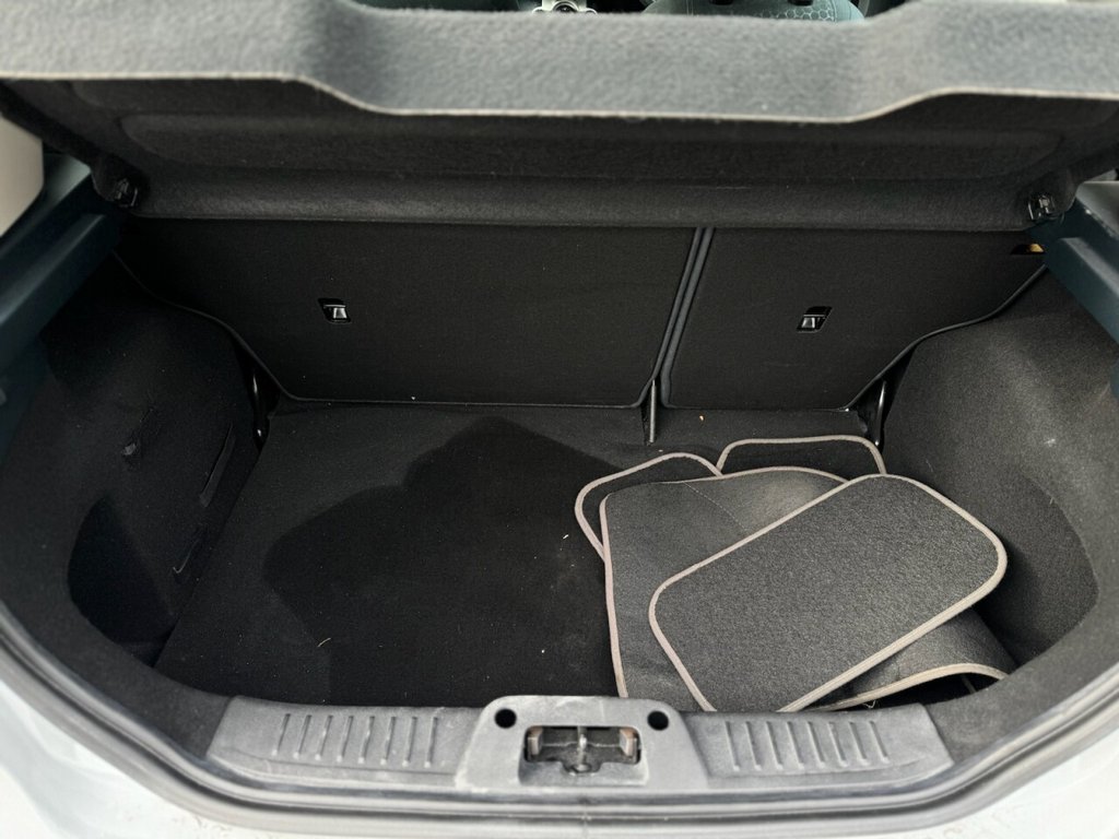 Used Ford Fiesta 2012 for sale - 76496089: Photo 9
