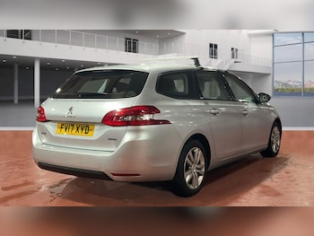 Used Peugeot 308 2017 for sale - 76745077: Photo
