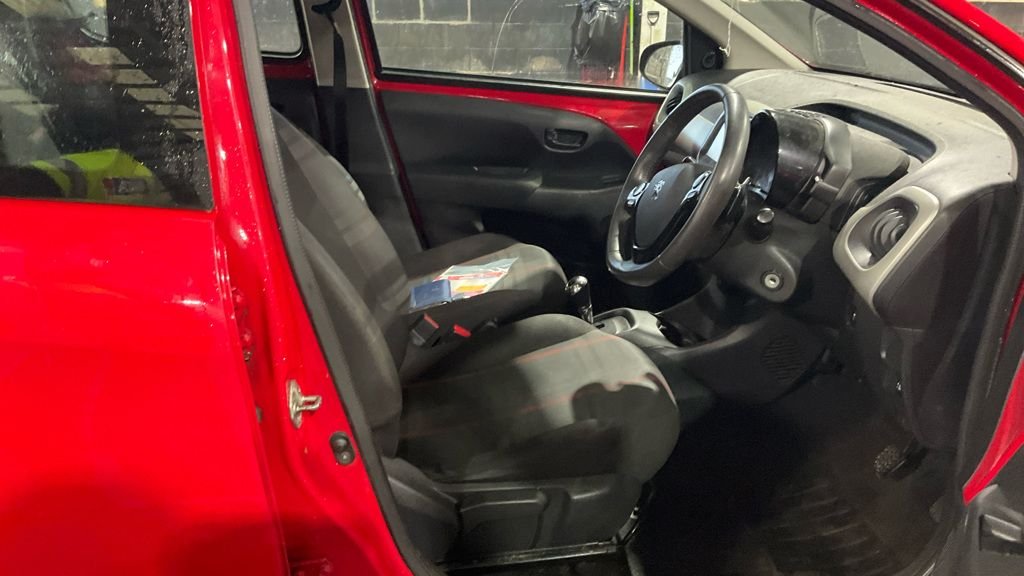 Used Peugeot 108 2014 for sale - 77360115: Photo 21