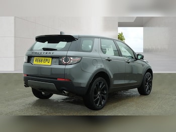Used Land Rover Discovery Sport 2018 for sale - 78749776: Photo