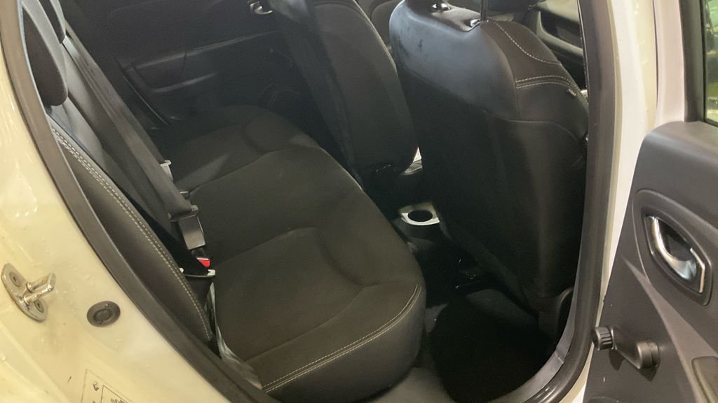 Used Renault Clio 2015 for sale - 77563889: Photo 20