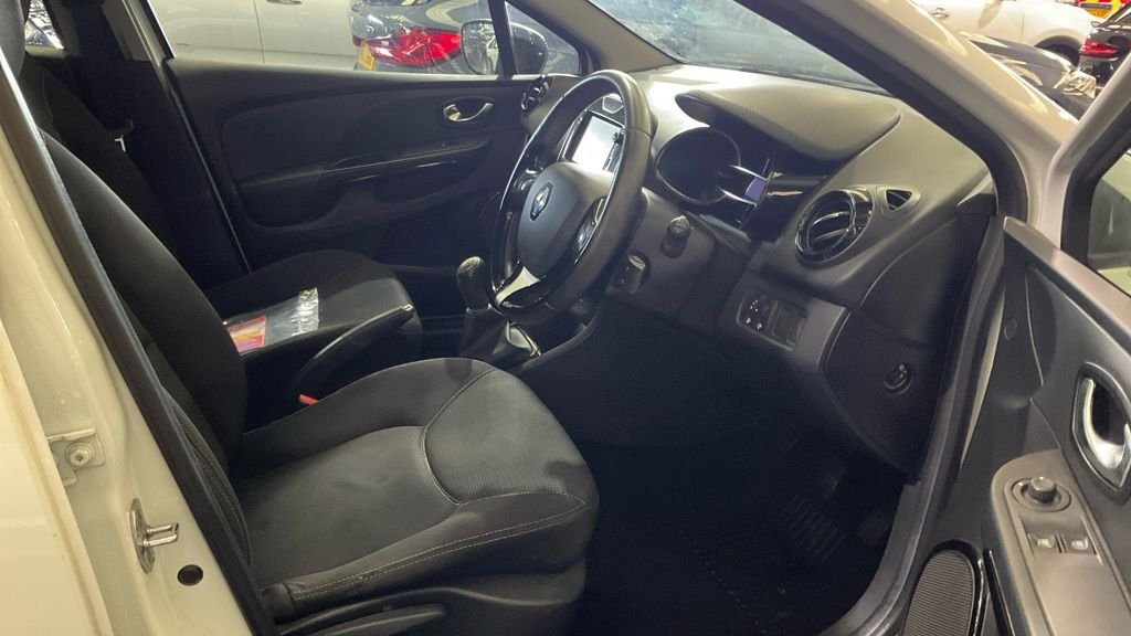 Used Renault Clio 2015 for sale - 77563889: Photo 21