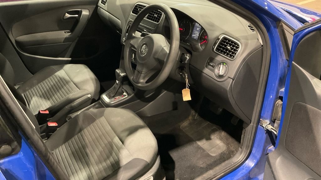 Used Volkswagen Polo 2010 for sale - 77890800: Photo 7