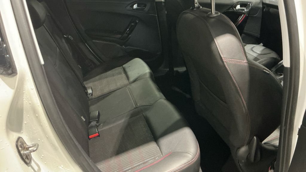 Used Peugeot 208 2015 for sale - 76632448: Photo 4